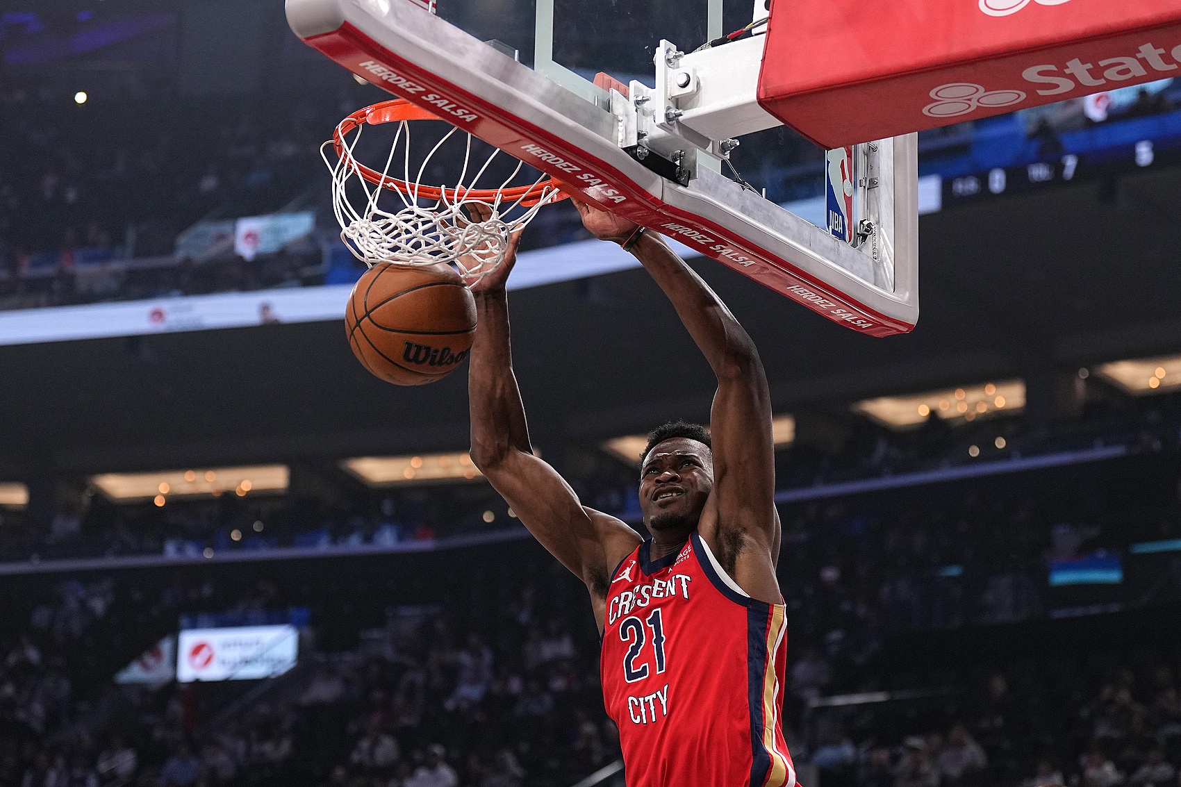 视频直播-攻防发力！米西底线突破起飞暴扣 随后防守端送排球大帽